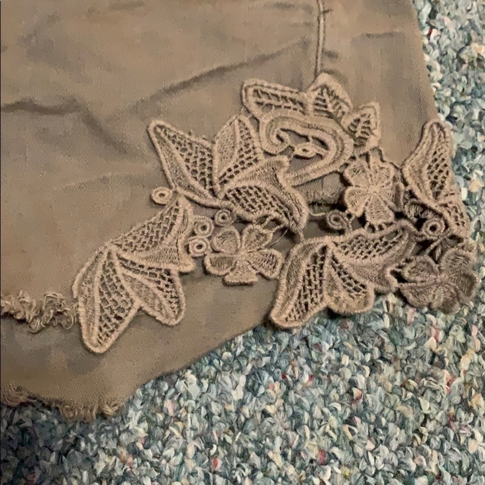 Mossimo lace detail high rise shorts - Picture 2 of 4